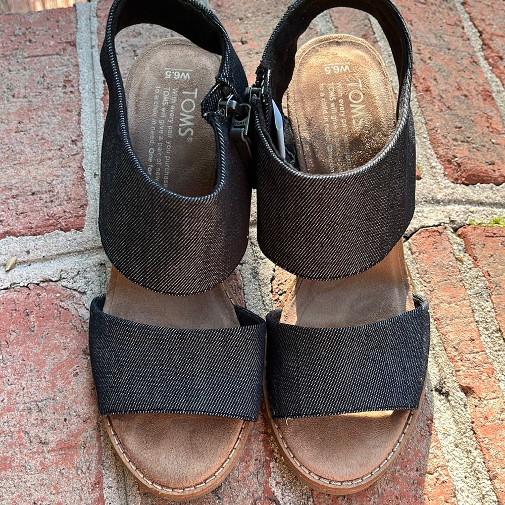 Tom’s denim sandals 6.5